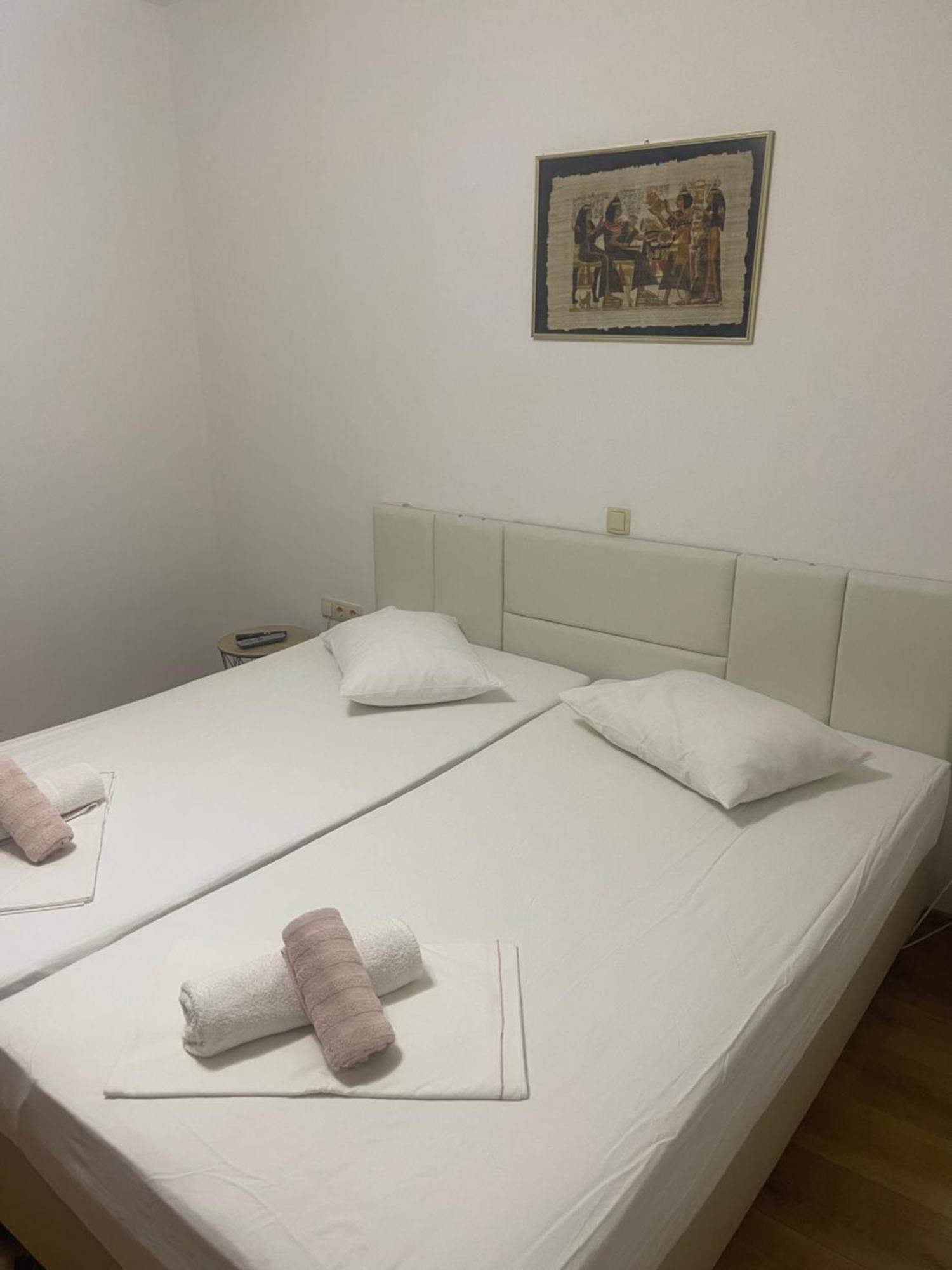 Ante Apartment *