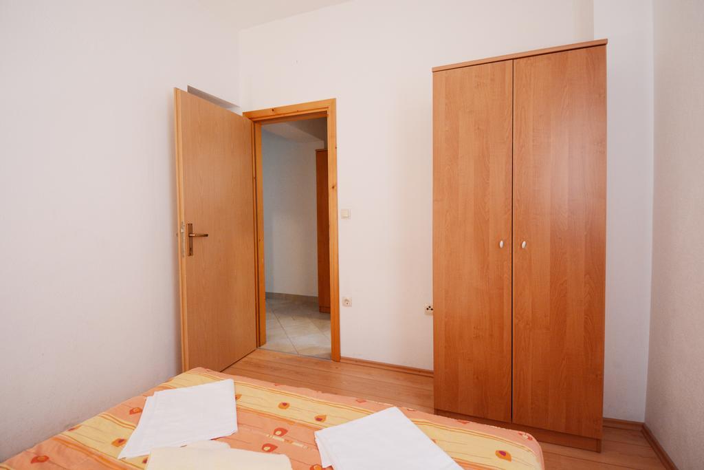 Apartment Ante *