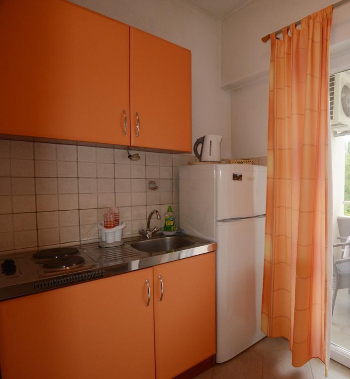Ante Apartment *