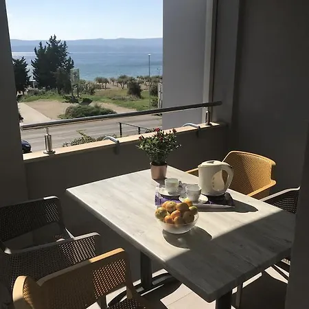 Apartments Ante Omis Exterior photo