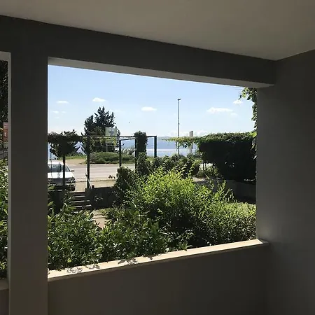 Apartments Ante Omis Exterior photo