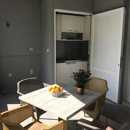 Apartments Ante Omis Exterior photo