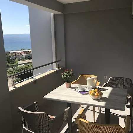 Apartments Ante Omis Exterior photo
